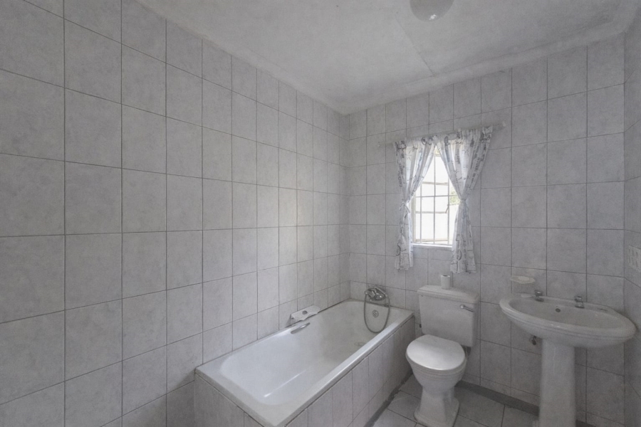 2 Bedroom Property for Sale in Ladybrand Free State